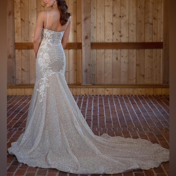 Essense of Australia Sparkly Fit-and-Flare Wedding Dress in Ivory (D3486) (NWT) - Picture 15 of 15